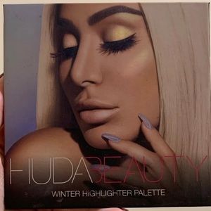 Huda Beauty Winter Highlight Palette